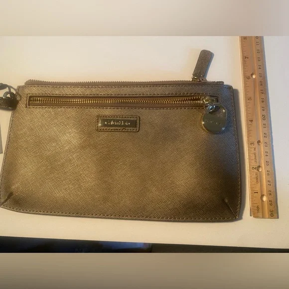 CALVIN KLEIN Wristlet. NEW. Bronze metallic color with Gold hardware. - Picture 7 of 9